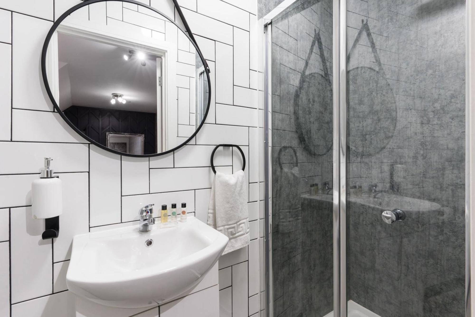Nottage House Premier Apartments คาร์ดิฟฟ์ ภายนอก รูปภาพ