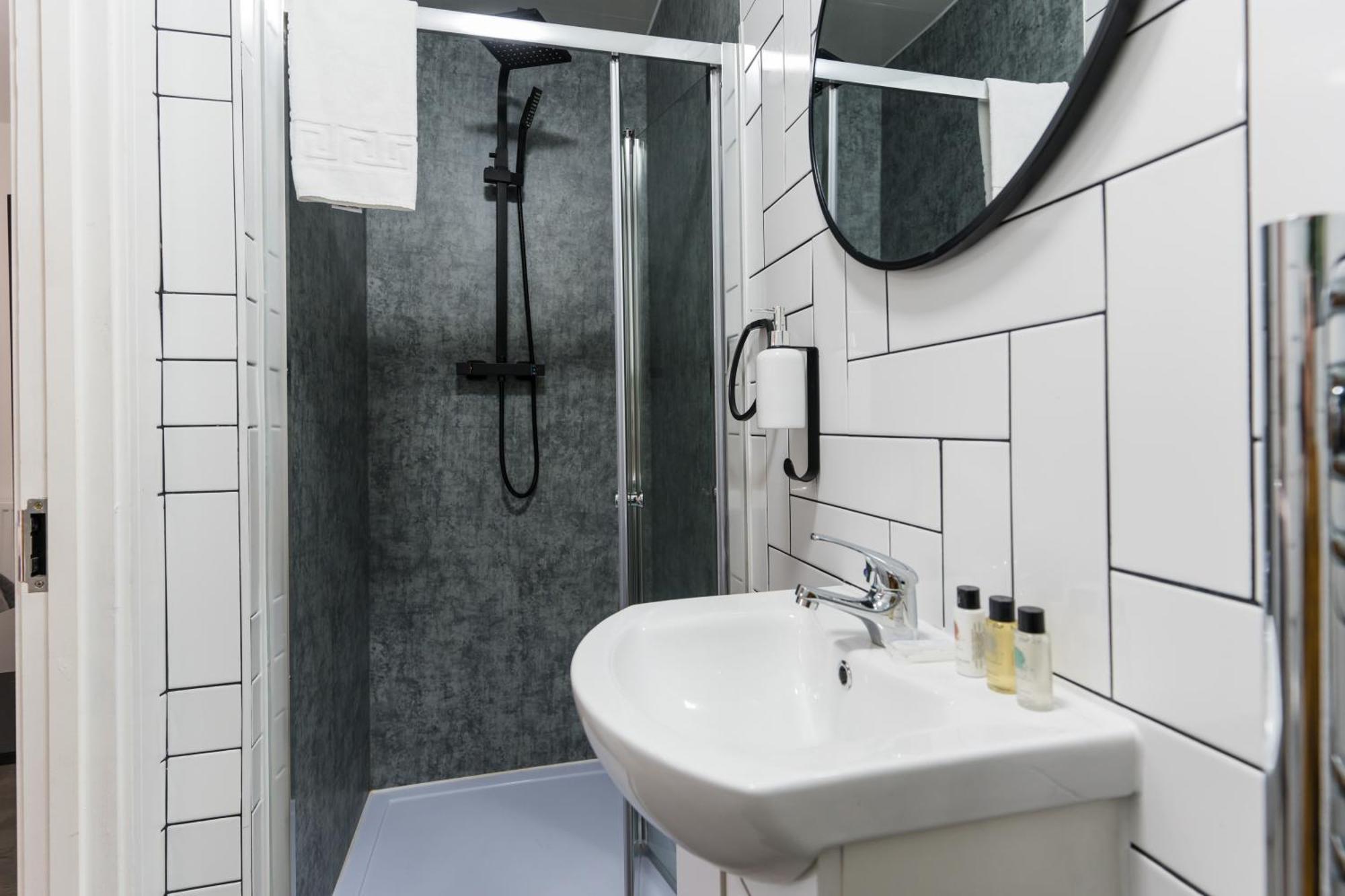 Nottage House Premier Apartments คาร์ดิฟฟ์ ภายนอก รูปภาพ
